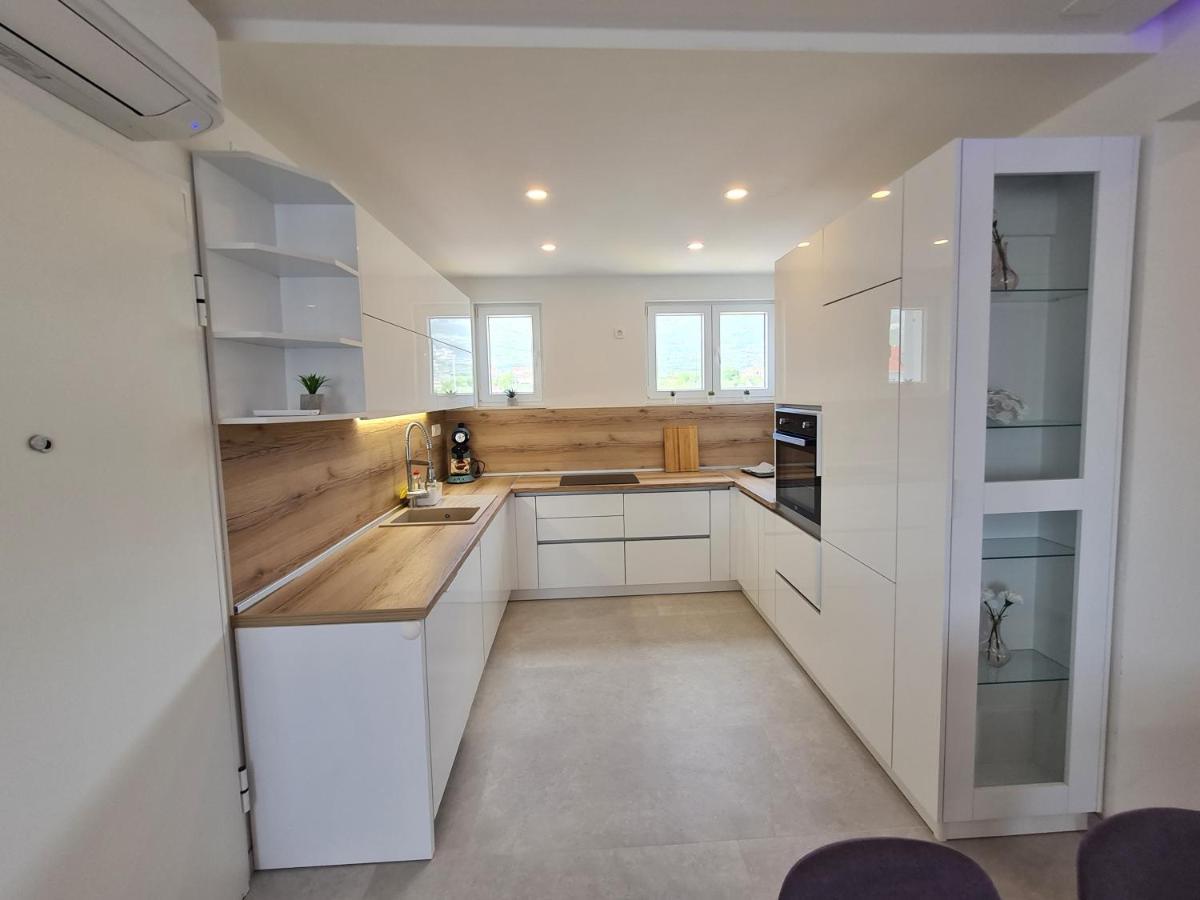 Holiday Apartment Marijana คาชเตลา ภายนอก รูปภาพ